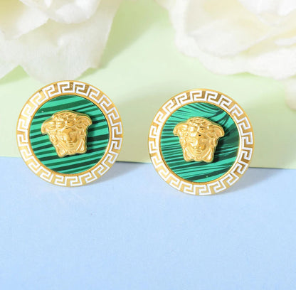 Ver Medusa Green gold studs