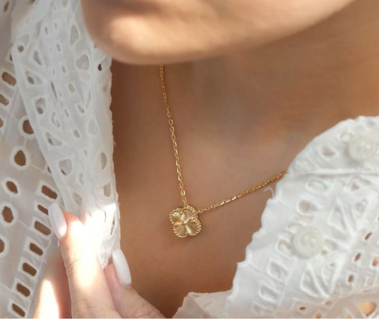 Gold vc CLVR Pendant Chain