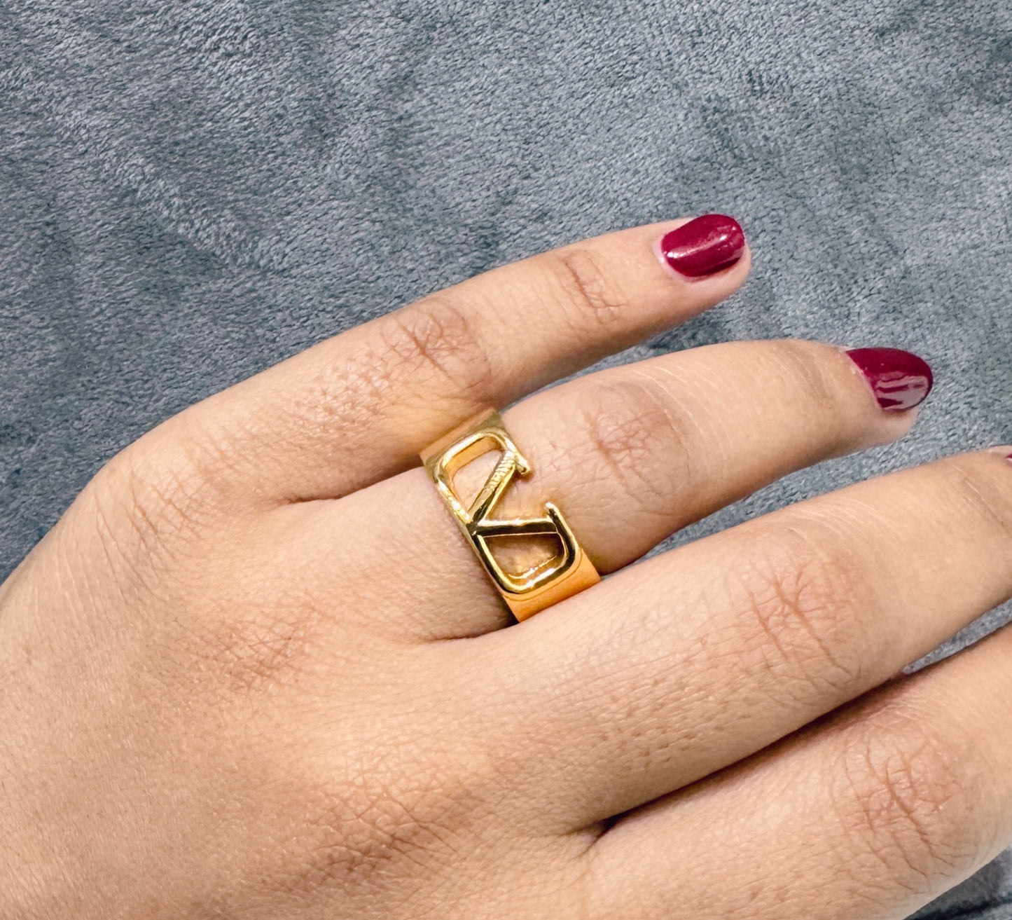 Val gold ring (Adjustable - Fits All Sizes)