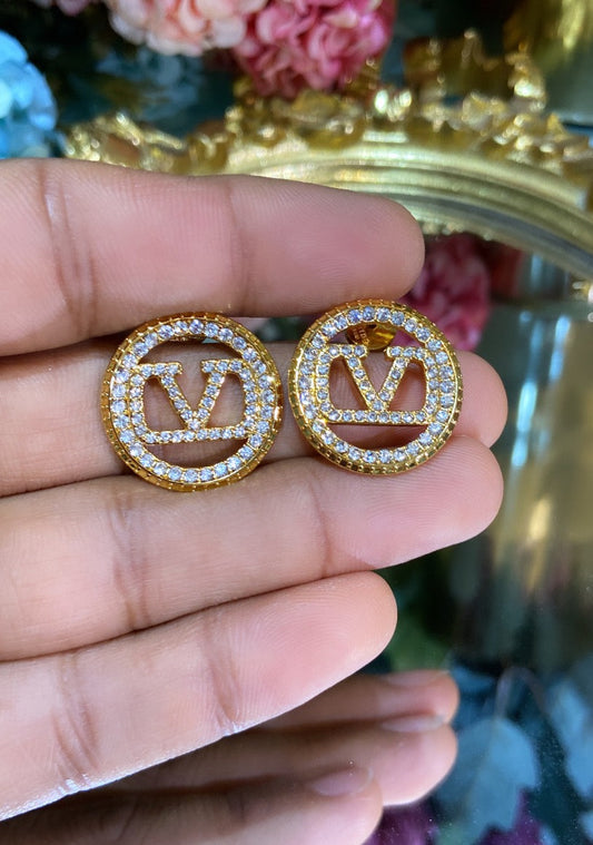 VAL ROUND DIAMOND STUDS