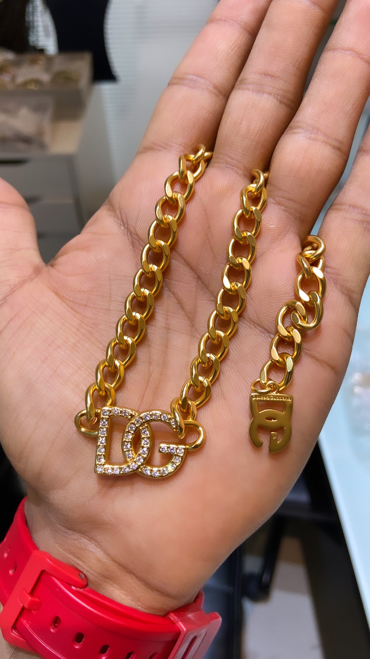 DG NECK CHAIN