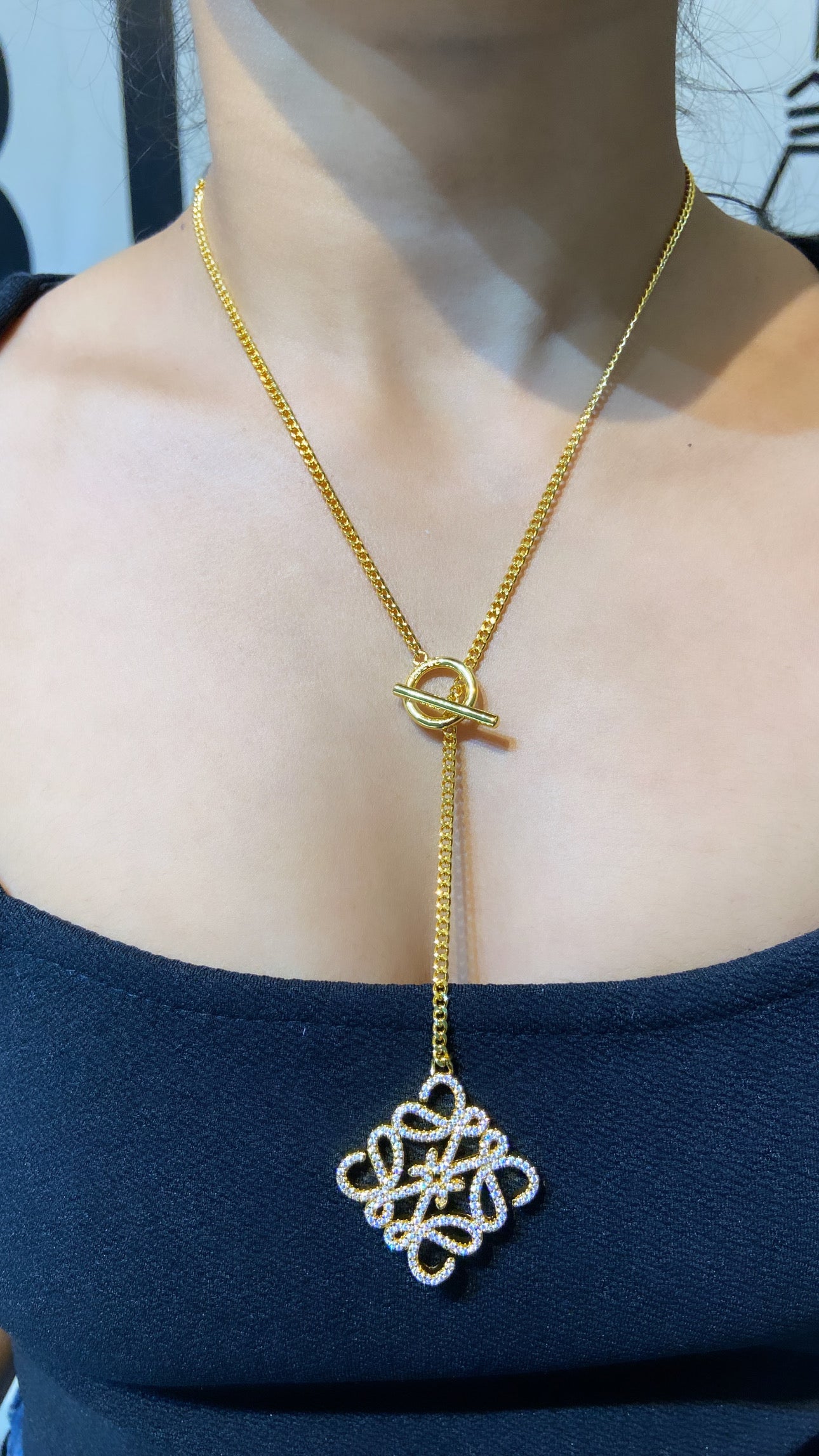 LOW DIAMOND PENDANT CHAIN