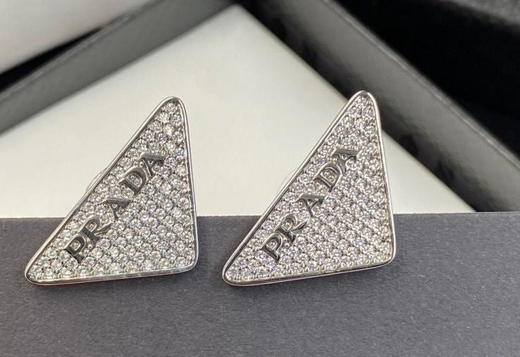 Pra triangle diamond earring