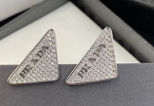 Pra triangle diamond earring