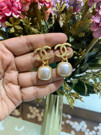 CC GOLD PEARL HANGING