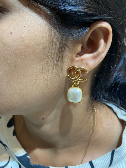 CC GOLD PEARL HANGING