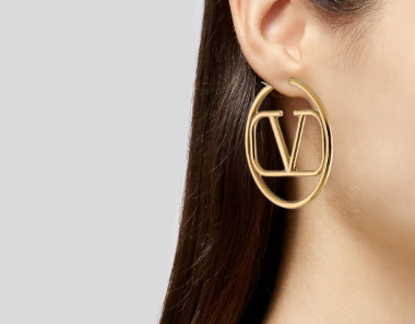 Val round gold hoops